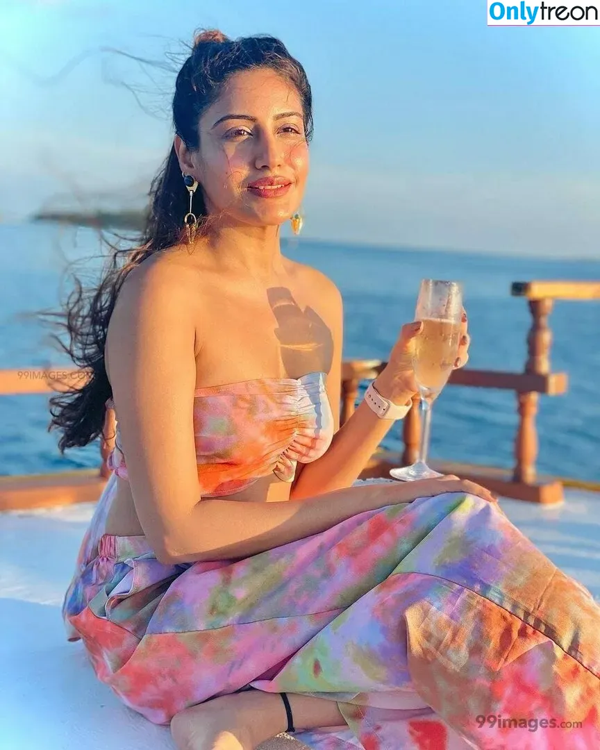Surbhi Chandna голая photo #0189 (officialsurbhic)