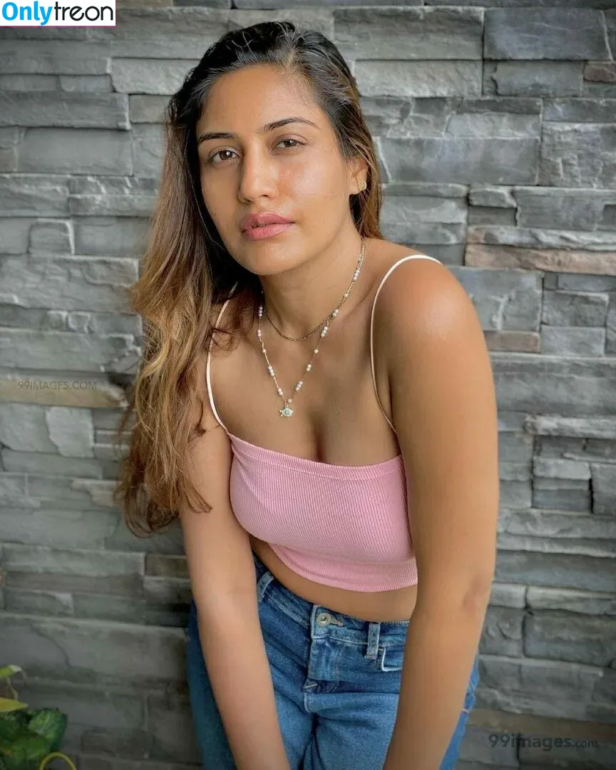 Surbhi Chandna голая photo #0190 (officialsurbhic)