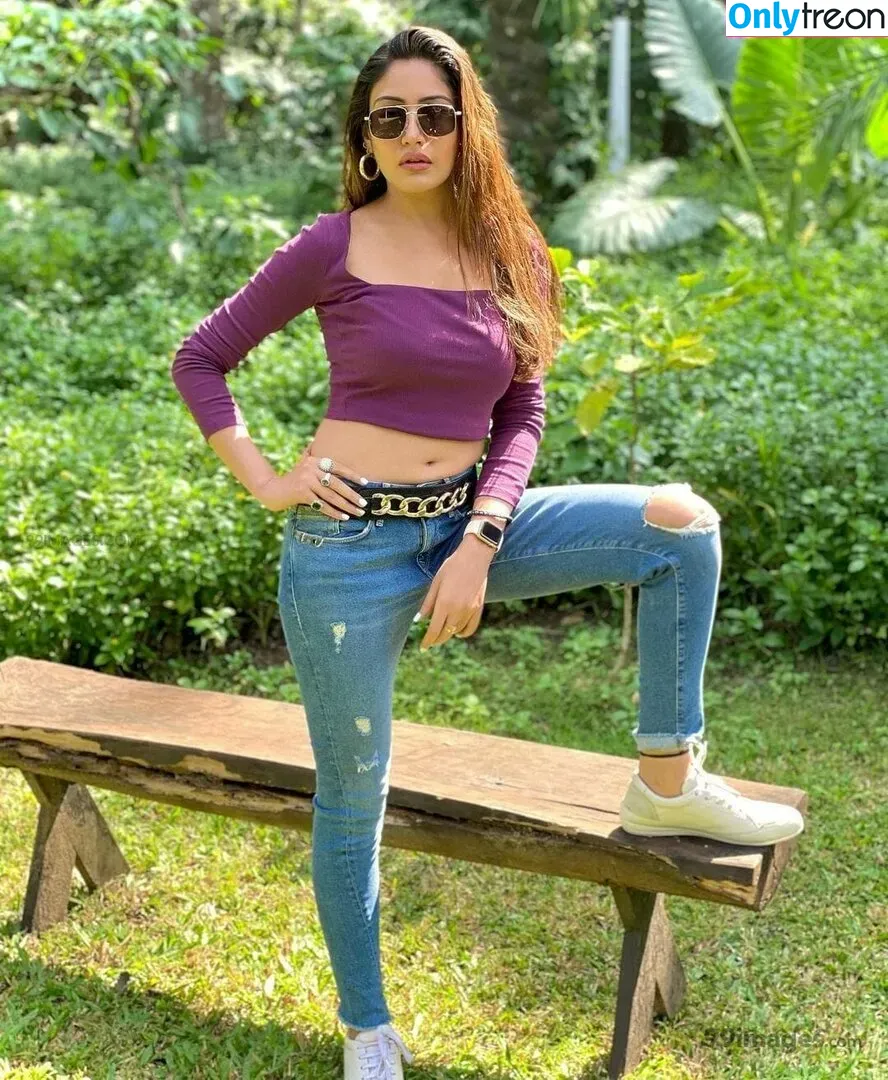 Surbhi Chandna голая photo #0202 (officialsurbhic)