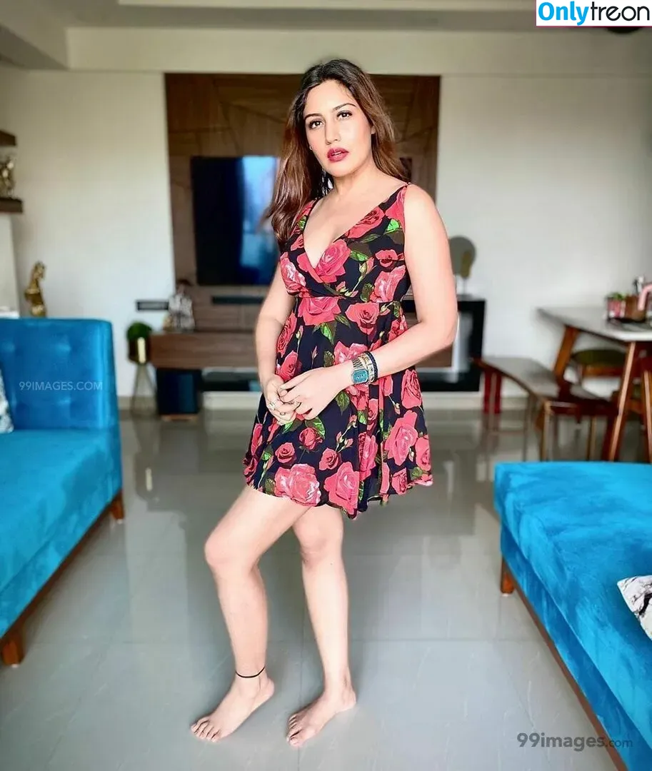 Surbhi Chandna nude photo #0209 (officialsurbhic)
