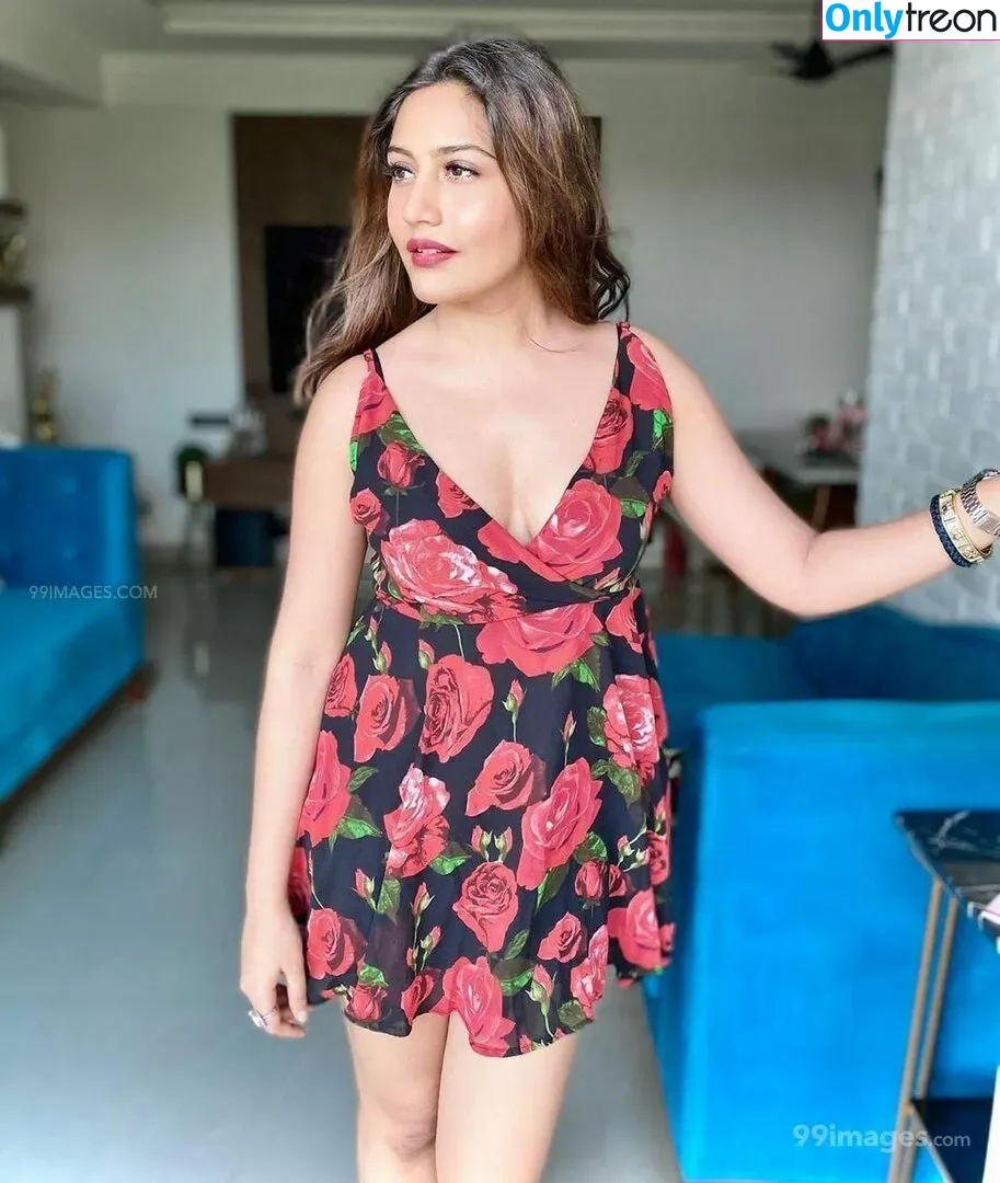 Surbhi Chandna nude photo #0215 (officialsurbhic)