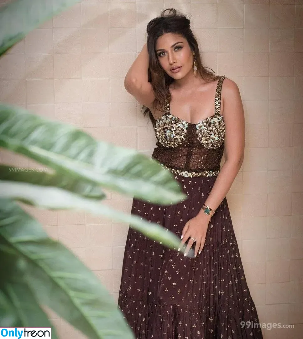 Surbhi Chandna голая photo #0216 (officialsurbhic)