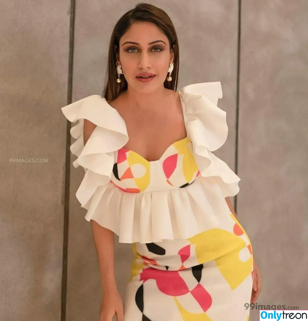 Surbhi Chandna голая photo #0235 (officialsurbhic)