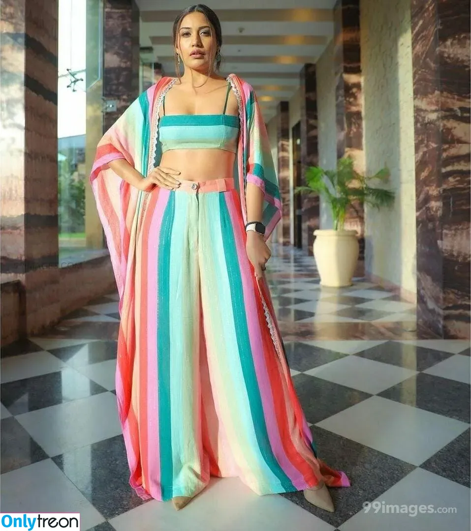 Surbhi Chandna голая photo #0236 (officialsurbhic)