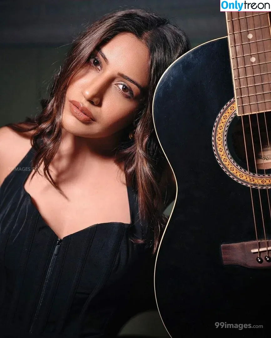 Surbhi Chandna голая photo #0238 (officialsurbhic)