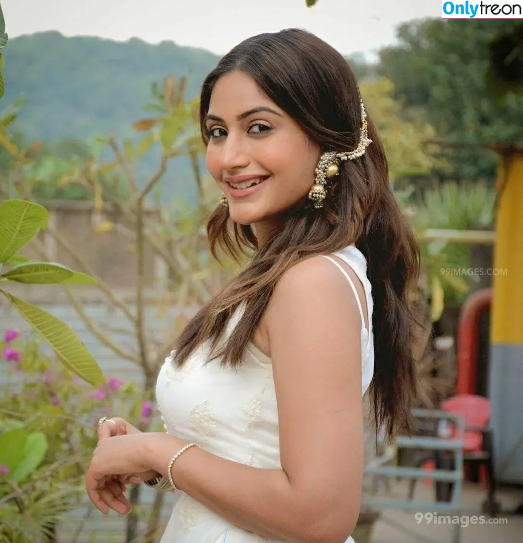Surbhi Chandna голая photo #0241 (officialsurbhic)