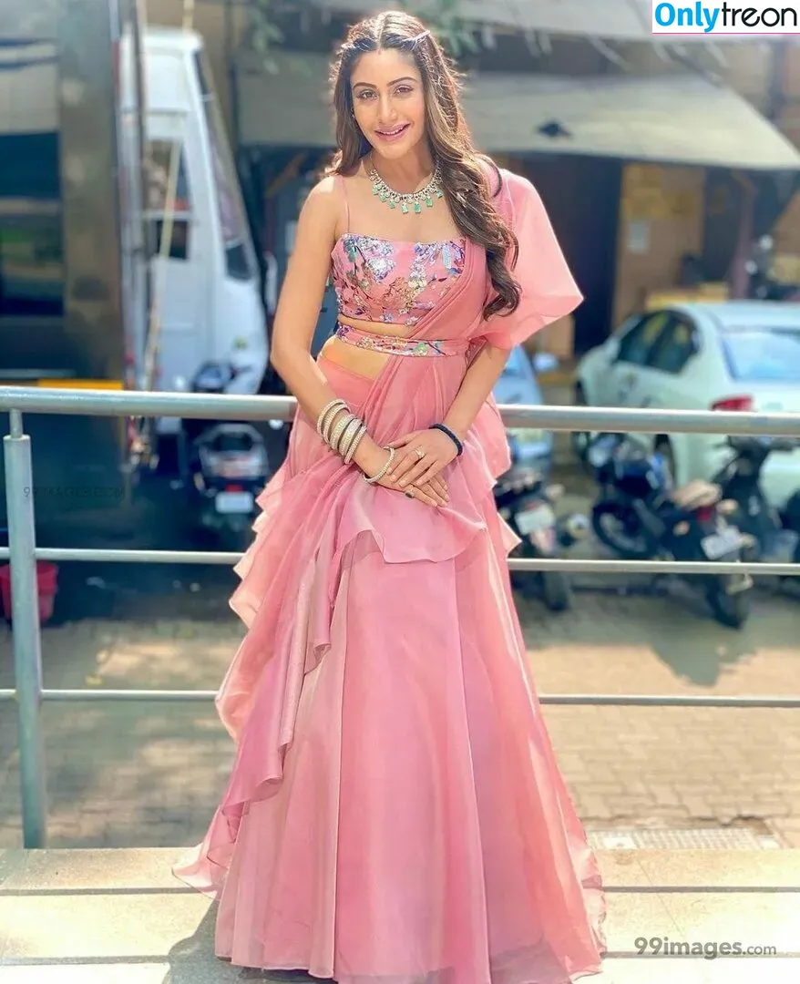 Surbhi Chandna голая photo #0264 (officialsurbhic)