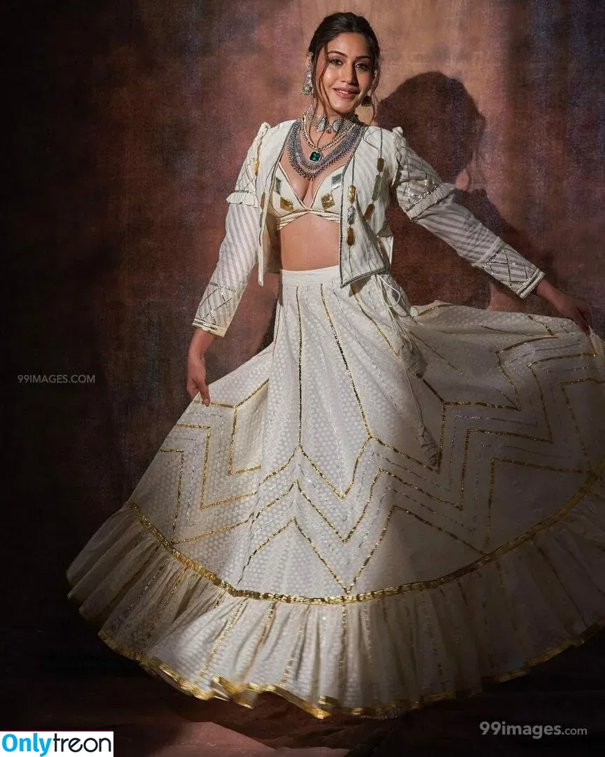 Surbhi Chandna голая photo #0269 (officialsurbhic)
