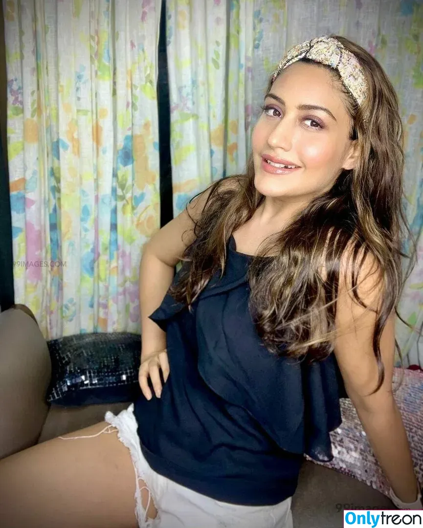 Surbhi Chandna голая photo #0275 (officialsurbhic)