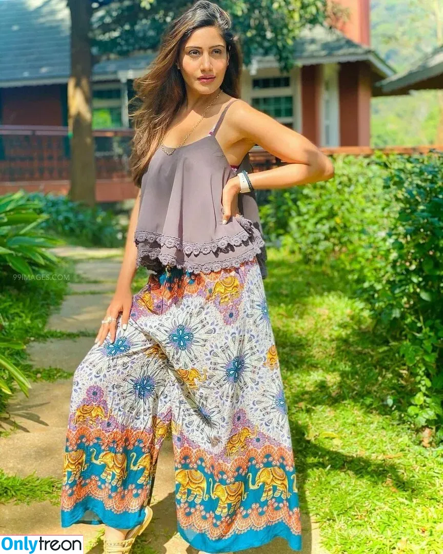 Surbhi Chandna голая photo #0277 (officialsurbhic)