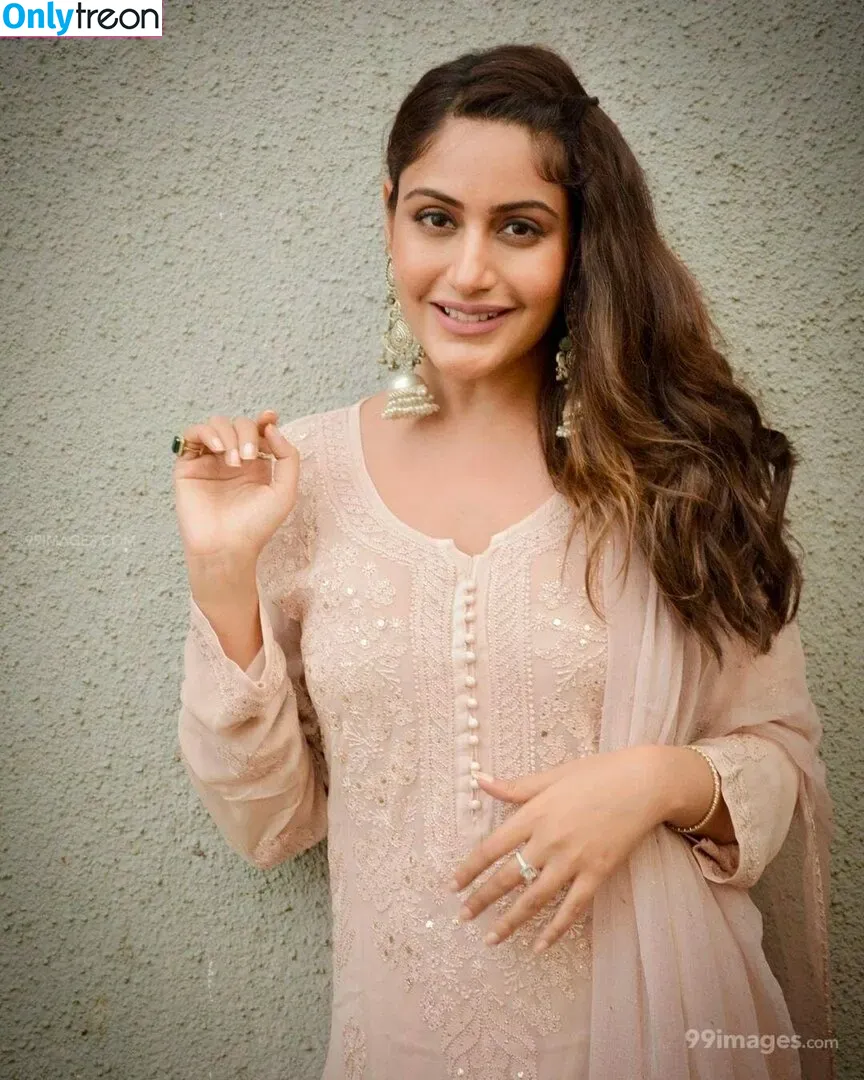 Surbhi Chandna голая photo #0288 (officialsurbhic)
