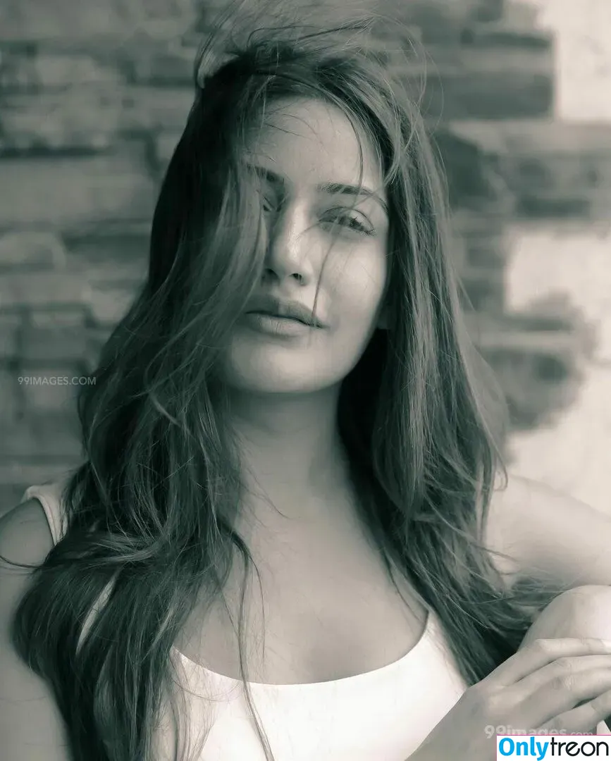 Surbhi Chandna голая photo #0289 (officialsurbhic)