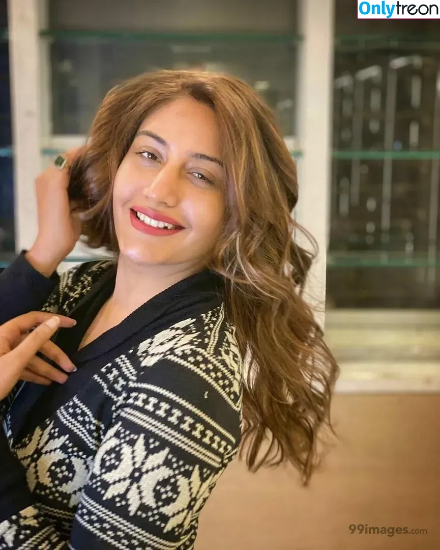 Surbhi Chandna голая photo #0325 (officialsurbhic)