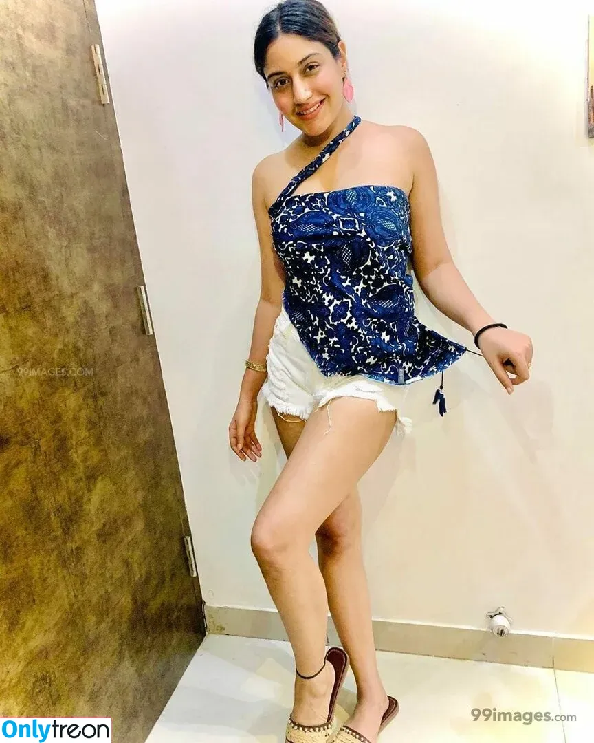 Surbhi Chandna голая photo #0334 (officialsurbhic)