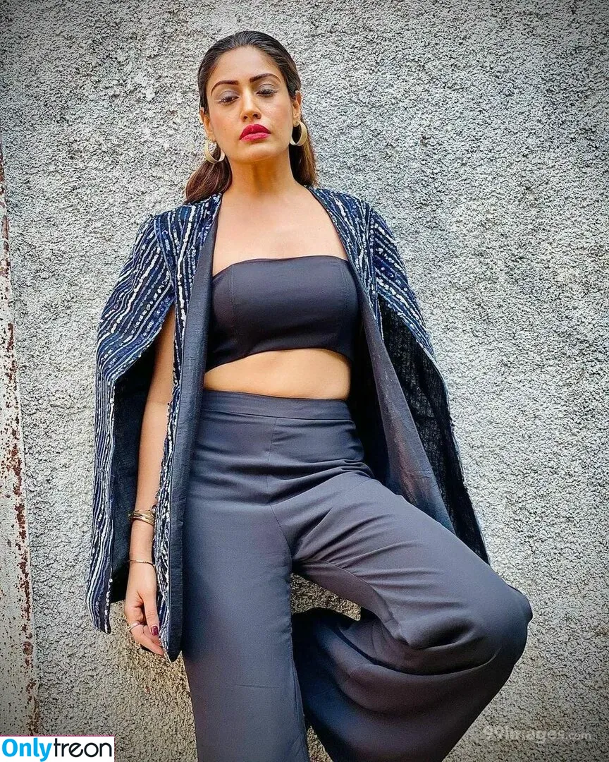 Surbhi Chandna голая photo #0336 (officialsurbhic)