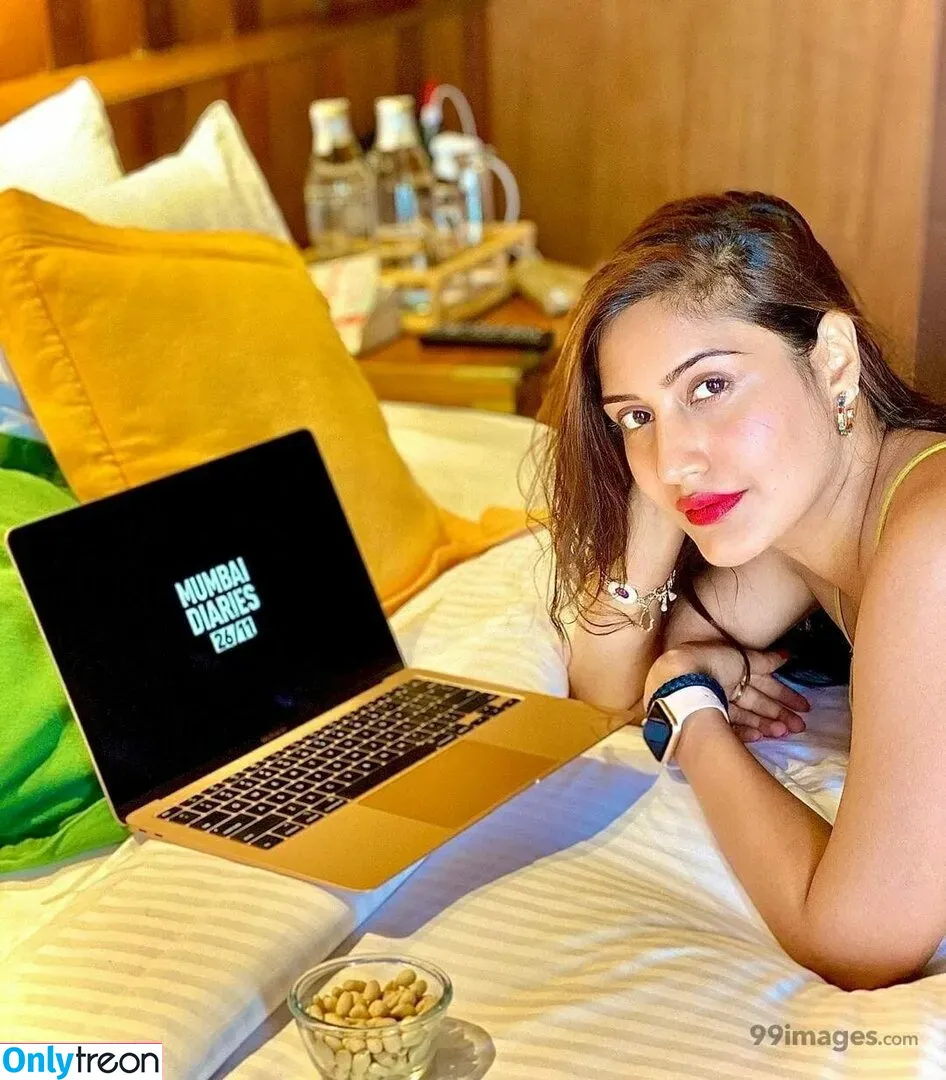 Surbhi Chandna голая photo #0343 (officialsurbhic)