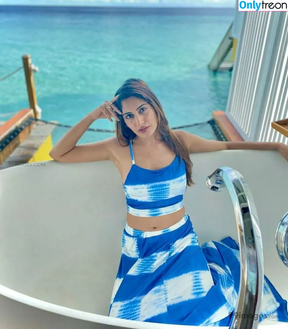 Surbhi Chandna голая photo #0356 (officialsurbhic)