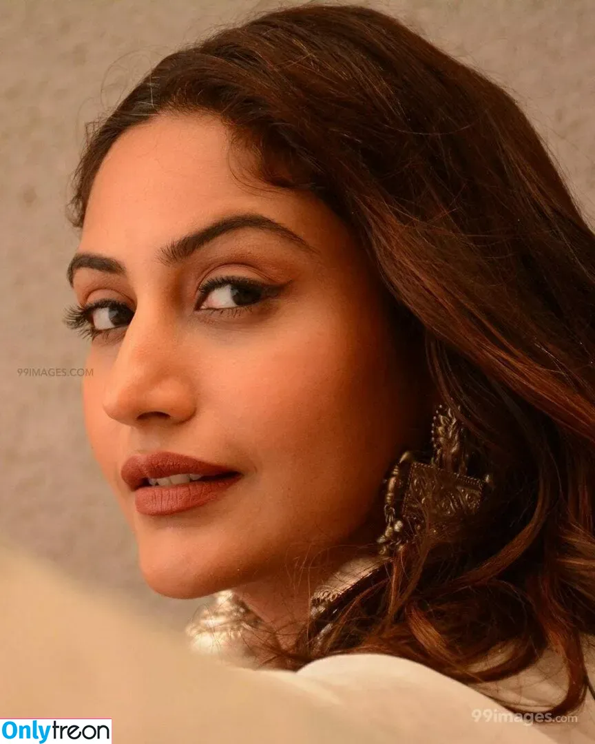 Surbhi Chandna голая photo #0360 (officialsurbhic)