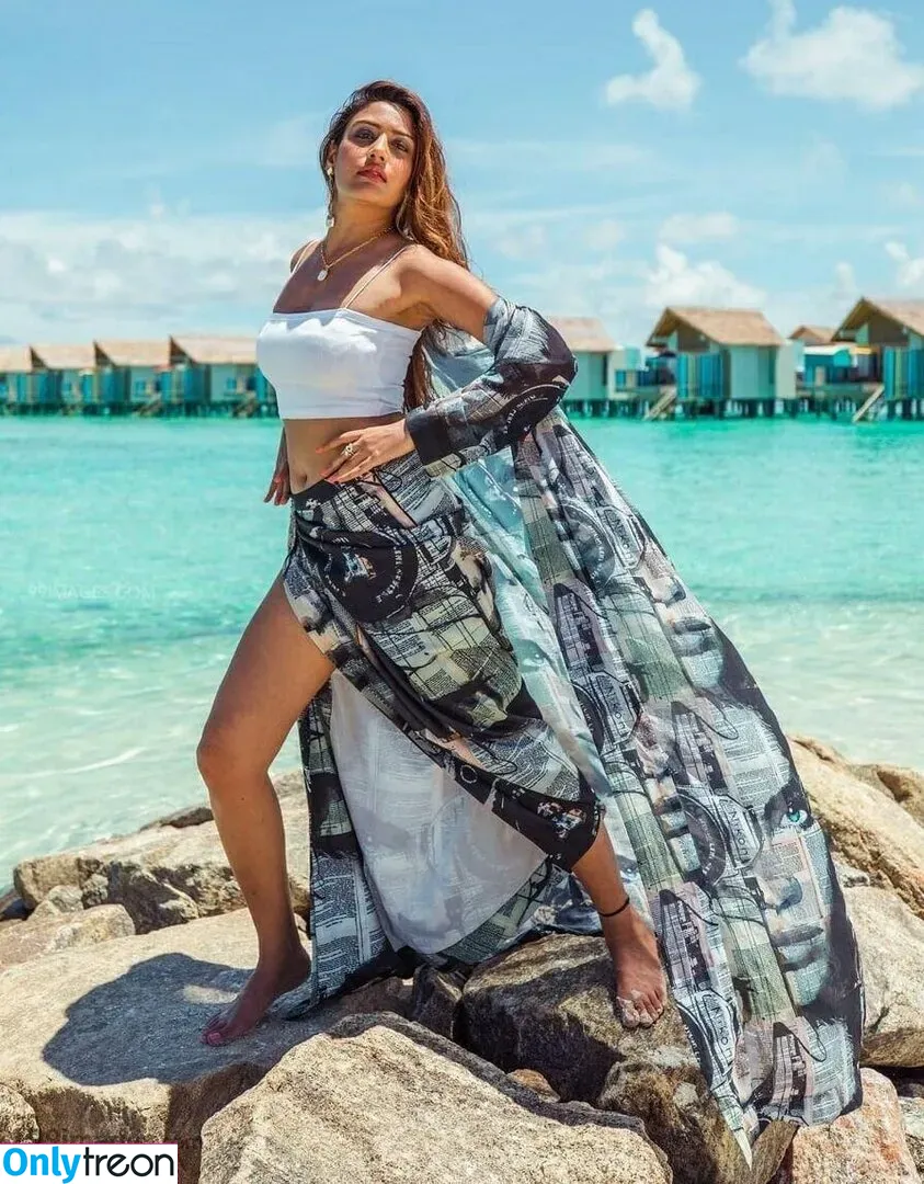 Surbhi Chandna голая photo #0361 (officialsurbhic)