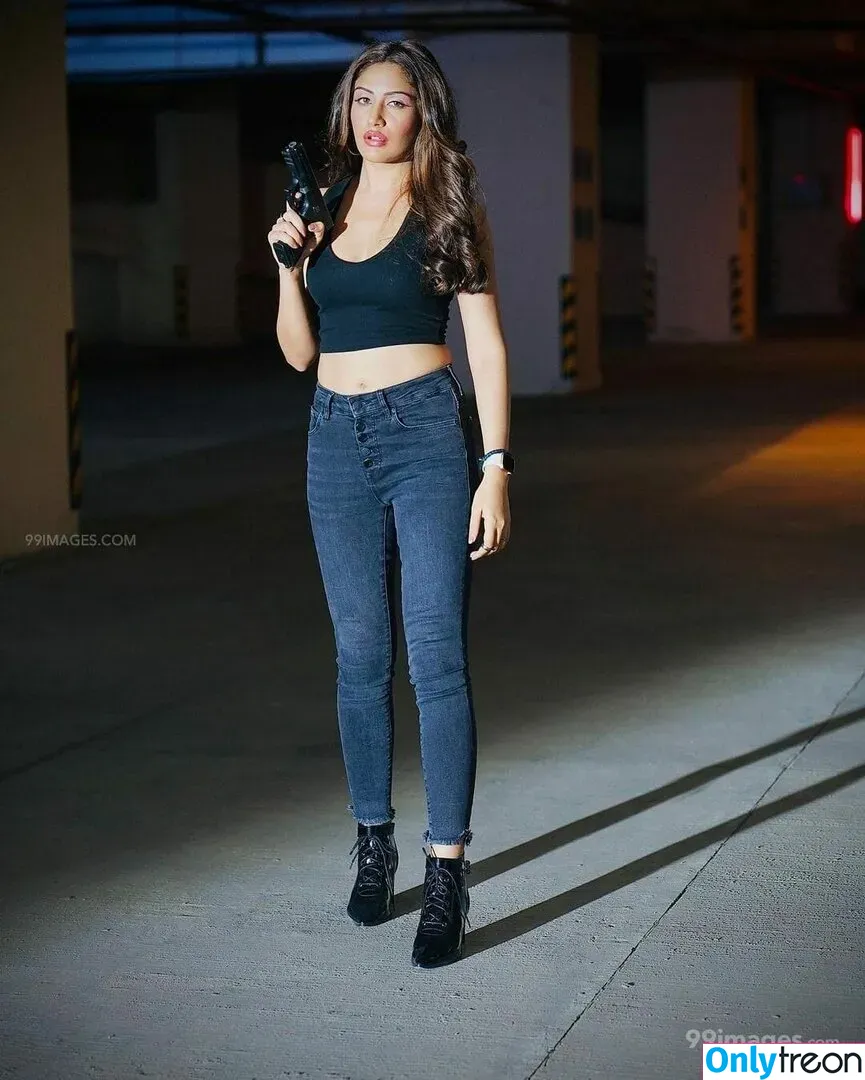 Surbhi Chandna голая photo #0362 (officialsurbhic)