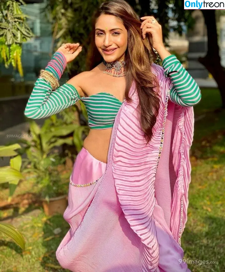 Surbhi Chandna голая photo #0365 (officialsurbhic)