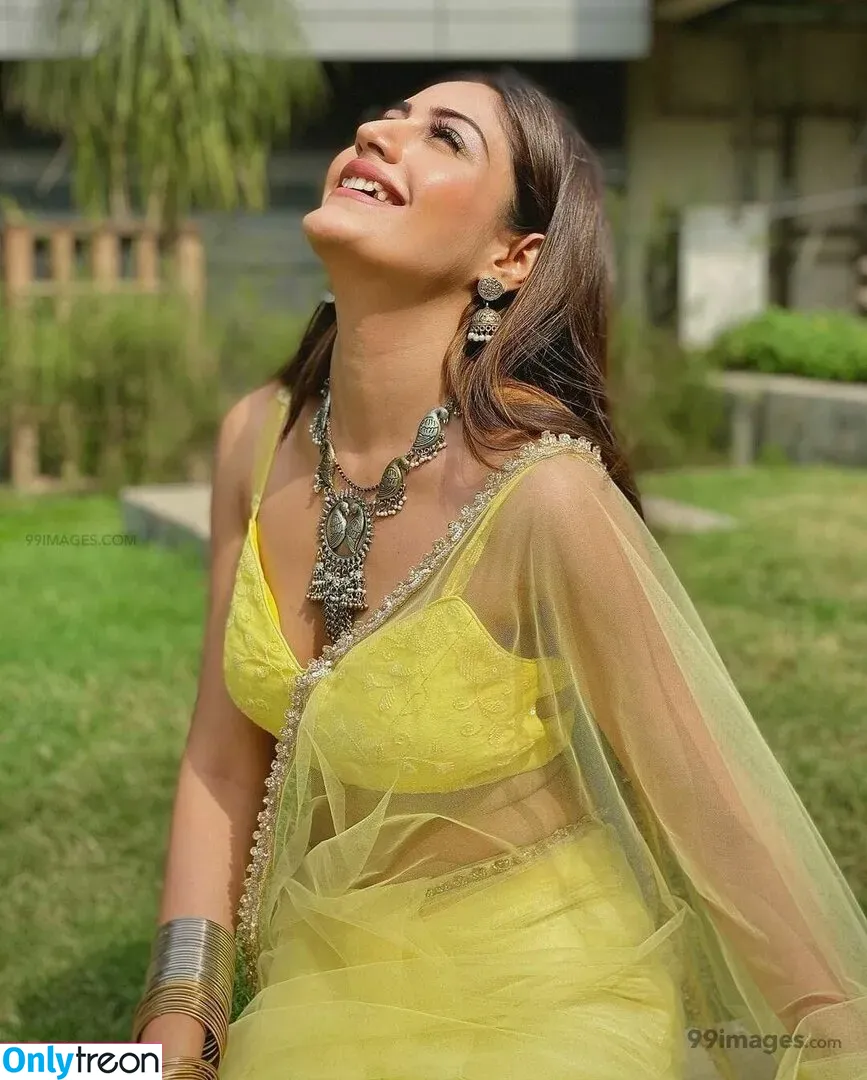 Surbhi Chandna голая photo #0376 (officialsurbhic)