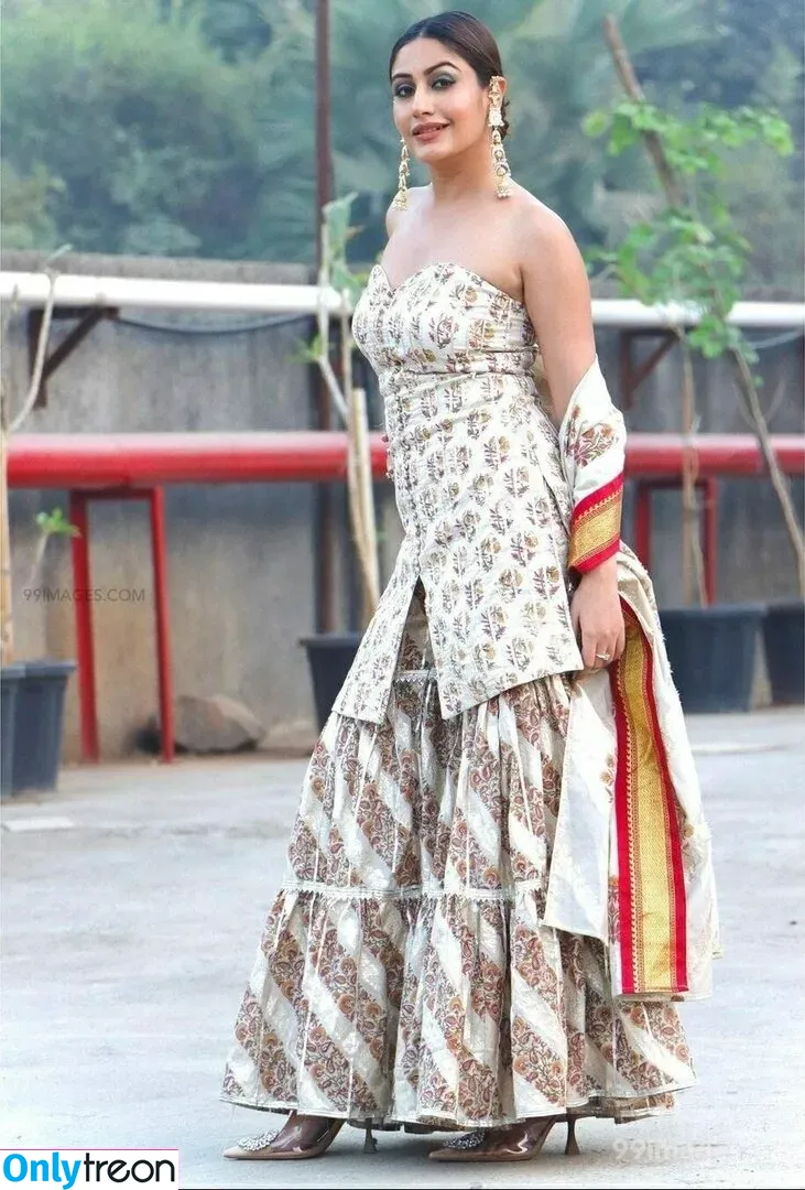 Surbhi Chandna голая photo #0379 (officialsurbhic)
