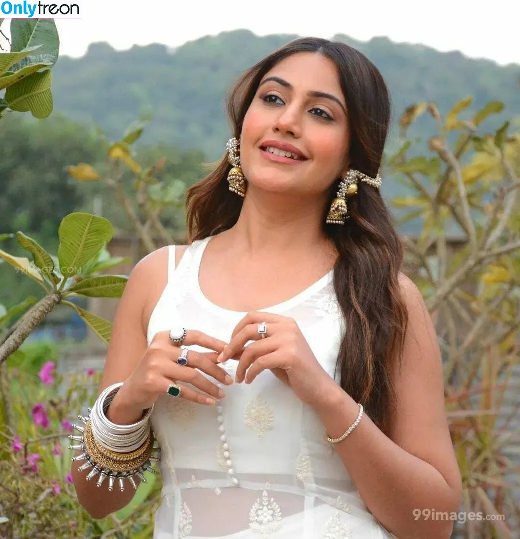 Surbhi Chandna голая photo #0383 (officialsurbhic)