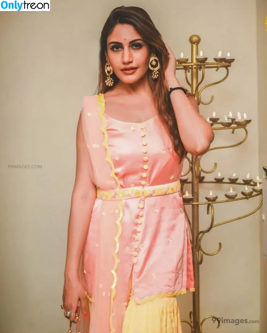 Surbhi Chandna голая photo #0394 (officialsurbhic)