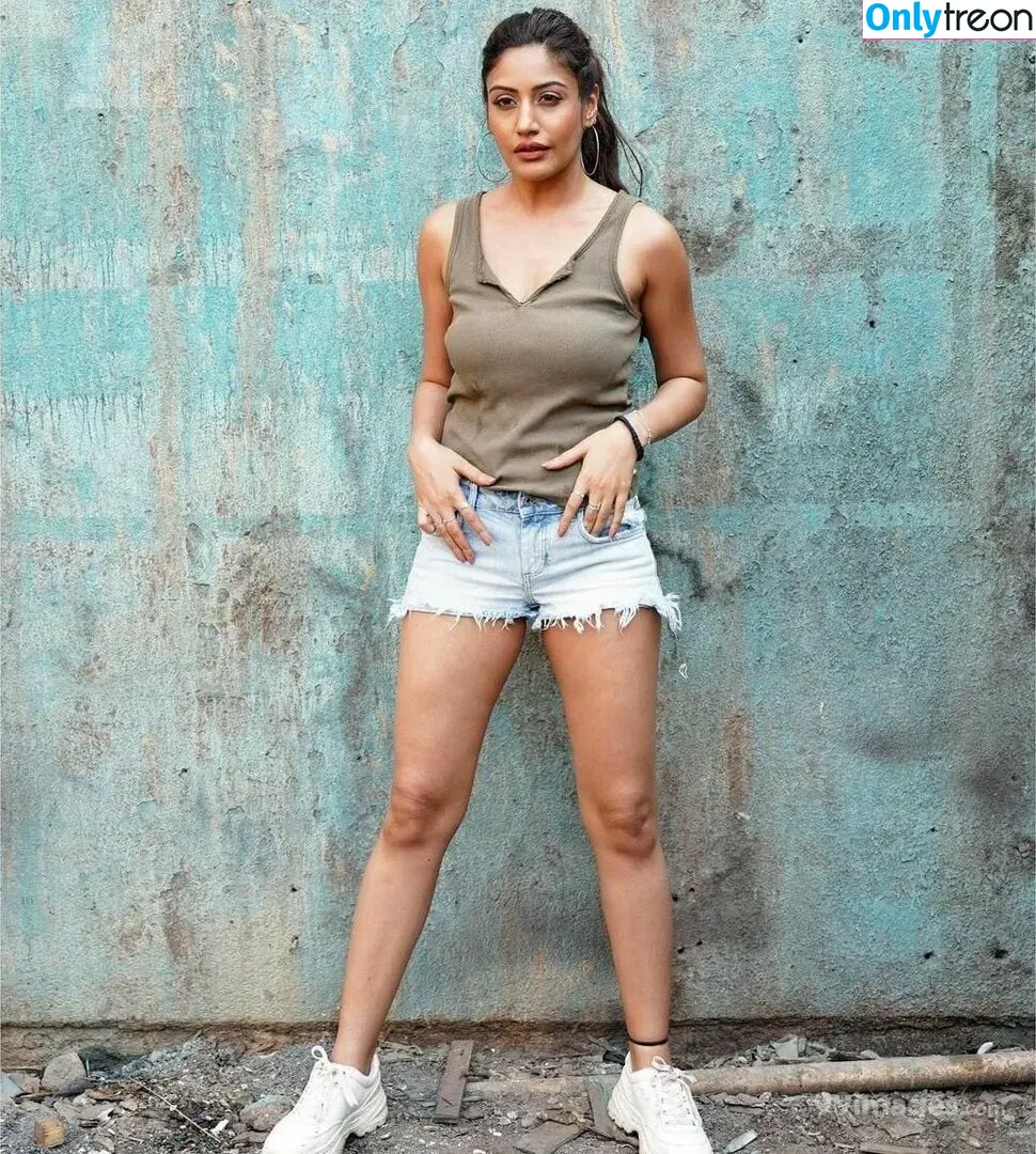 Surbhi Chandna nude photo #0402 (officialsurbhic)