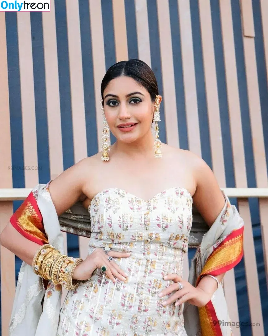 Surbhi Chandna голая photo #0415 (officialsurbhic)