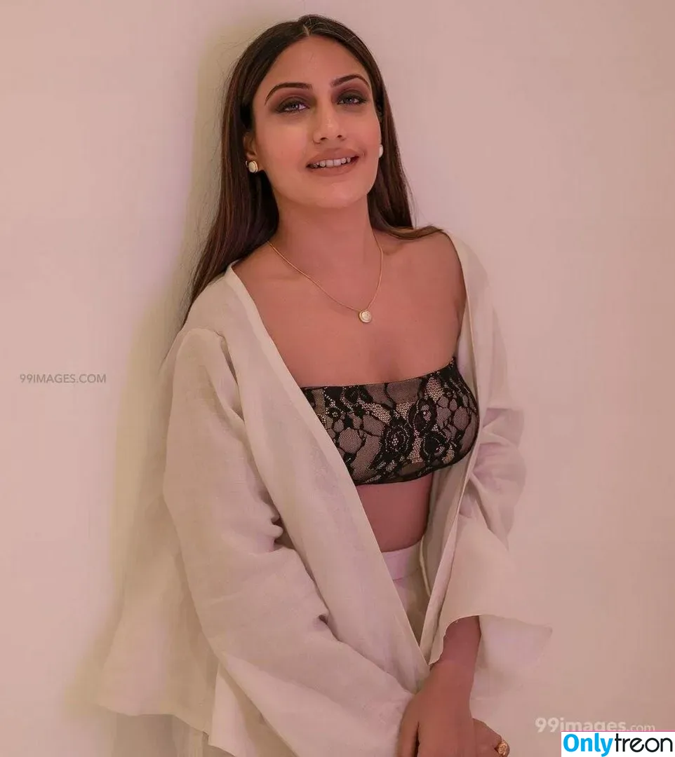 Surbhi Chandna голая photo #0421 (officialsurbhic)