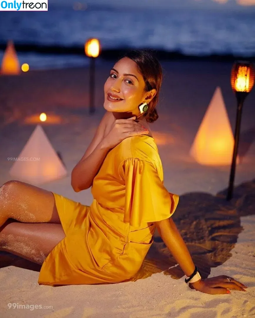 Surbhi Chandna голая photo #0422 (officialsurbhic)