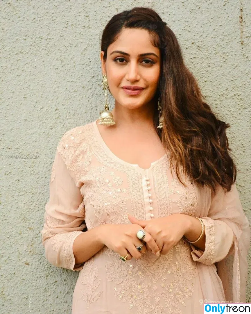 Surbhi Chandna голая photo #0437 (officialsurbhic)