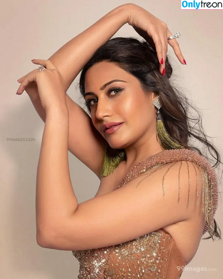 Surbhi Chandna nude photo #0453 (officialsurbhic)