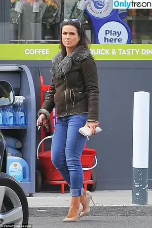 Susanna Reid / susannareid100 фото голая #0424