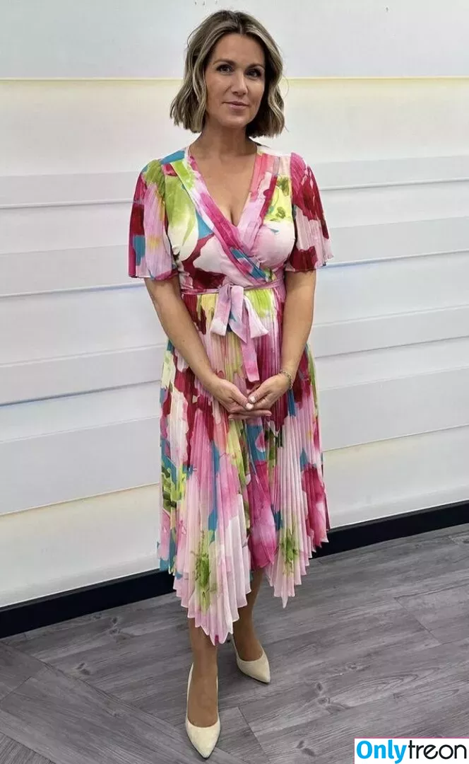 Susanna Reid голая photo #0230 (susannareid100)