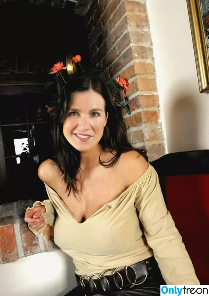 Susanna Reid nude photo #0273 (susannareid100)