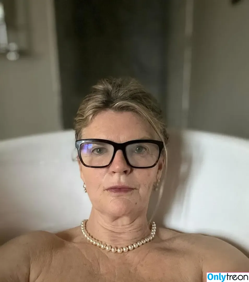Susannah Constantine nude photo #0005 (susannahconstantine)