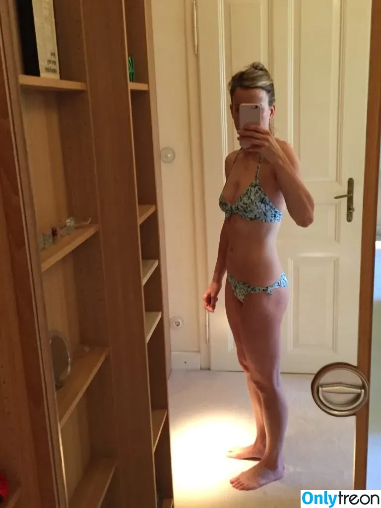 Susie Wolff nude photo #0005 (susie_wolff)