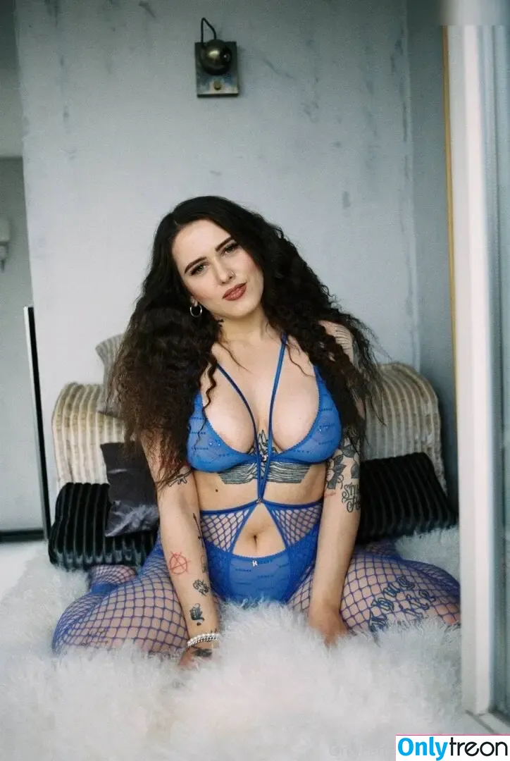 Suzie Grime nude photo #0036 (suziegrime)