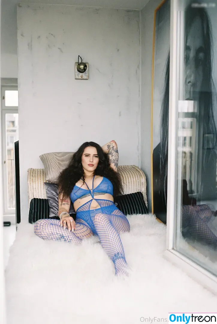 Suzie Grime nude photo #0070 (suziegrime)