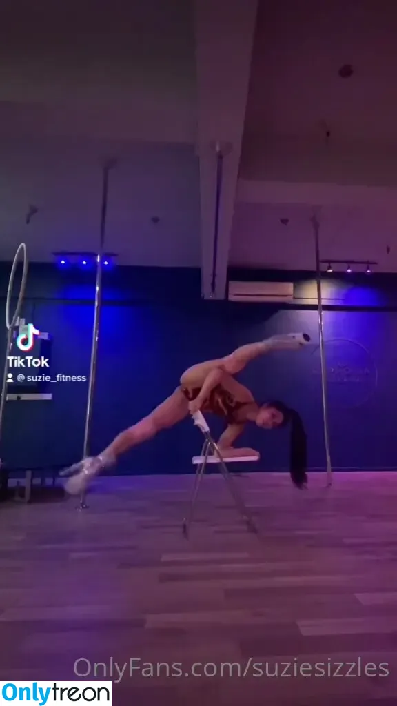suziesizzles голая photo #0017 (suziesizzle)