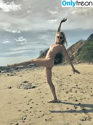 Suzy Favor Hamilton / favorhamilton nude photo #0010