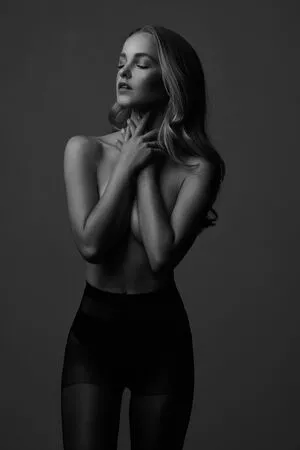 Svenja Van Den Bogaart / svennja nude photo #0103