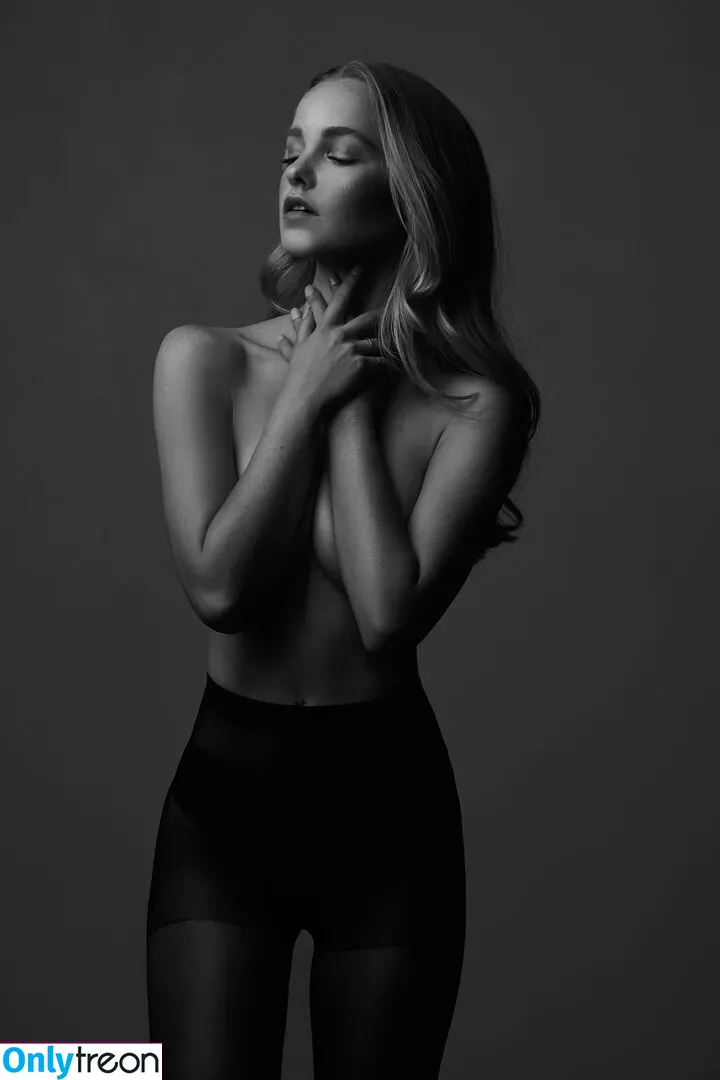 Svenja Van Den Bogaart nude photo #0103 (svennja)