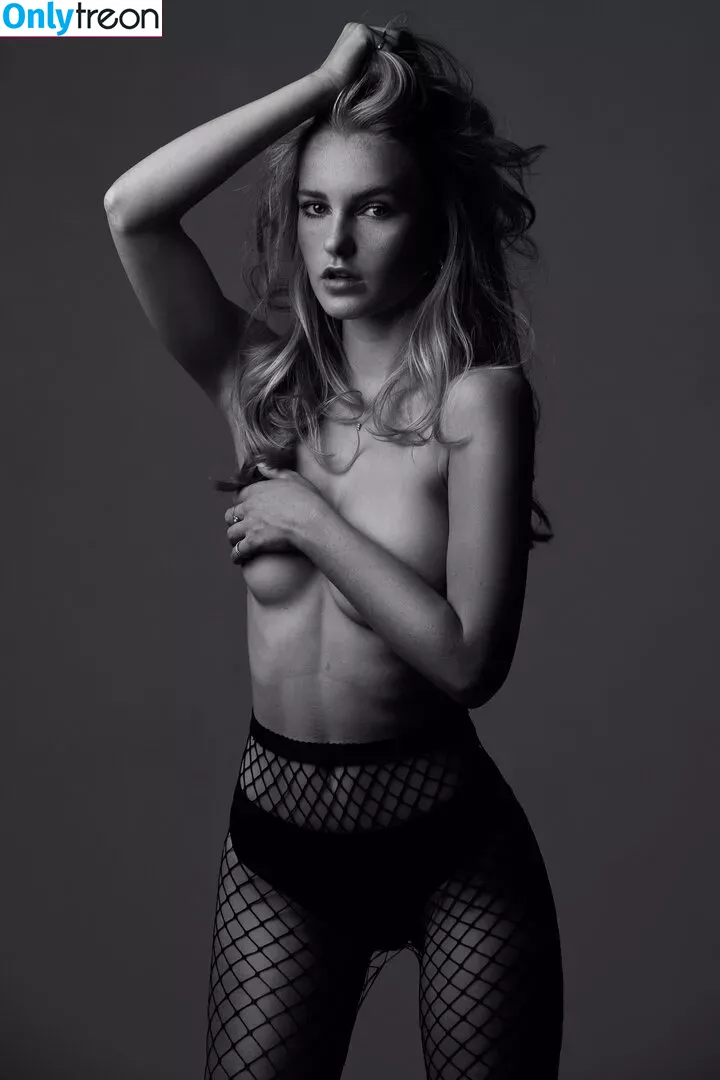 Svenja Van Den Bogaart nude photo #0105 (svennja)