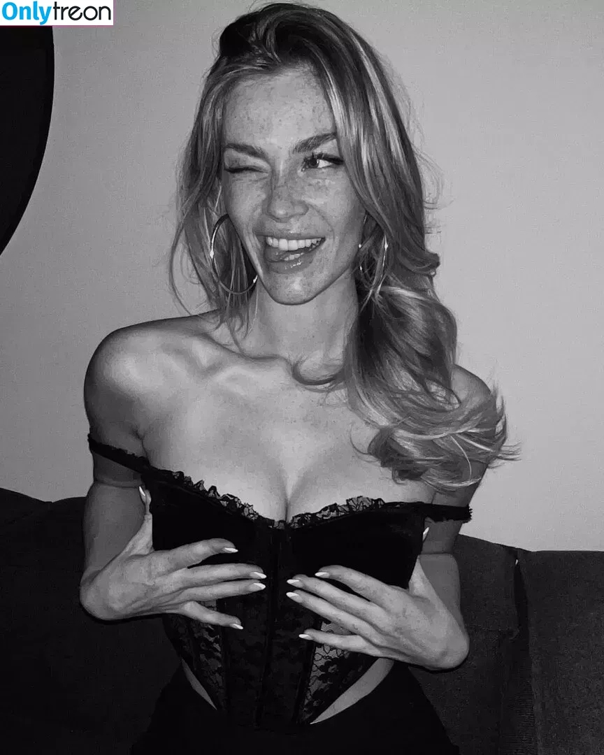 Swalina nude photo #0079 (Swantje Paulina / salinafloye)