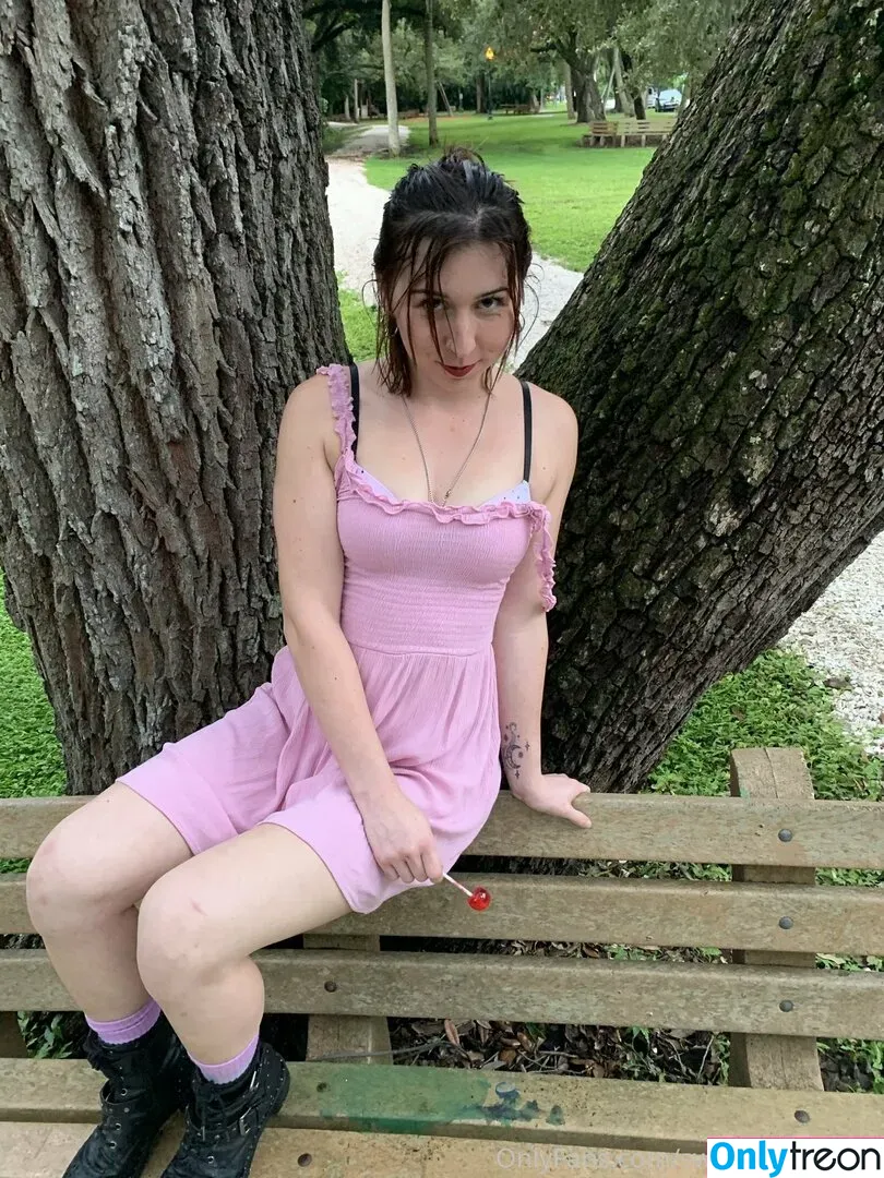 swallowpeaches nude photo #0100 (swallowpeaches)