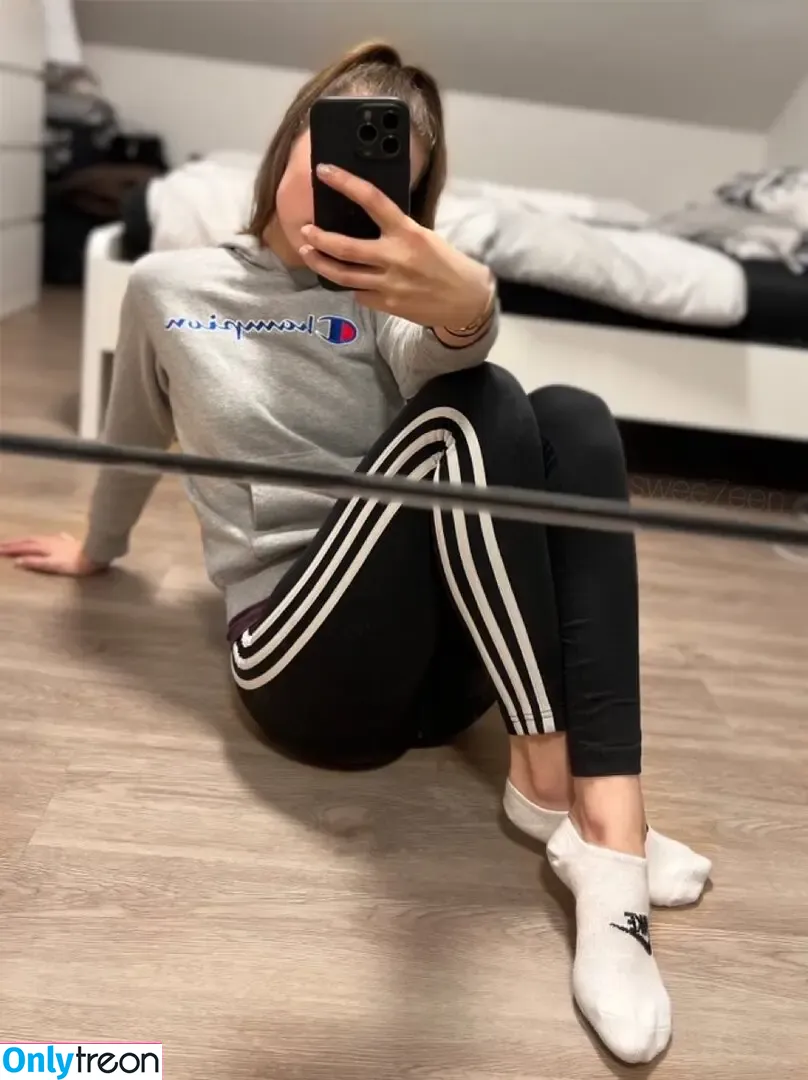 swee7een nude photo #0038 (swee7een)